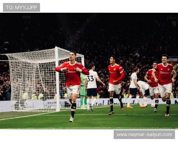 C罗再现王者风范上演帽子戏法点燃全场激情书写传奇时刻