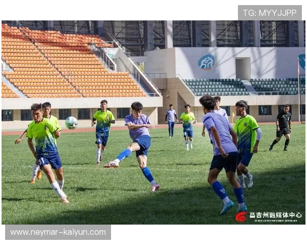 最新足球装备全面评测解析助力球员提升实战表现